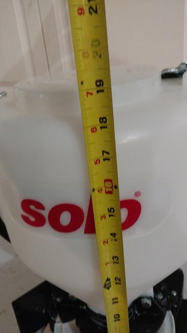 SOLO Inc 421 20-Pound Capacity Portable Chest-Mount Spreader with Comfortable Cross-Shoulder Strap - 421S, White, 20lb customer photo 1