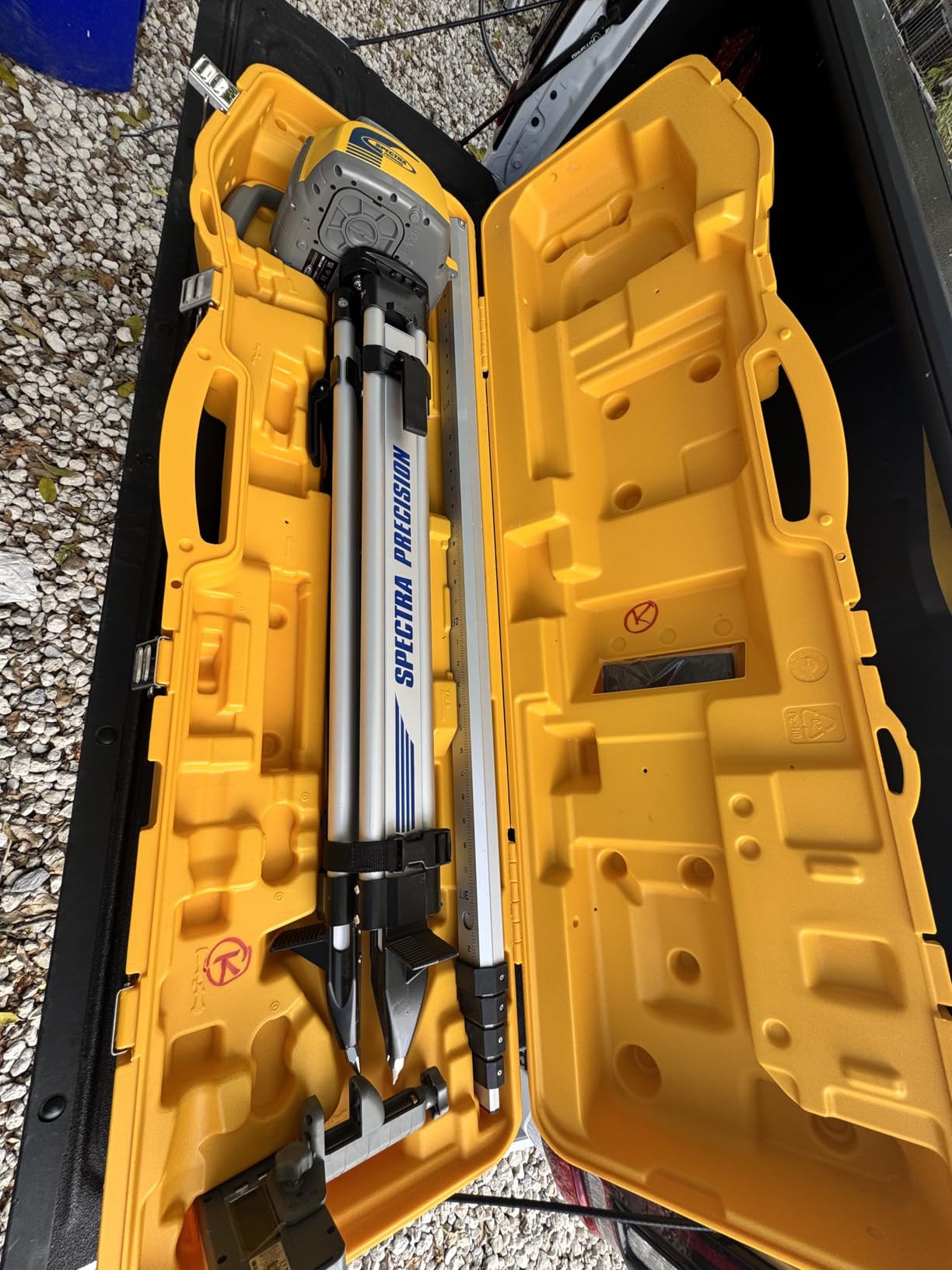Spectra Precision LL300N-1 Self Leveling Rotary Laser Kit with Tripod, GR151 Professional - System Case - Grade Rod (Tenths) HL450 Receiver and Alkaline Batteries customer photo 2