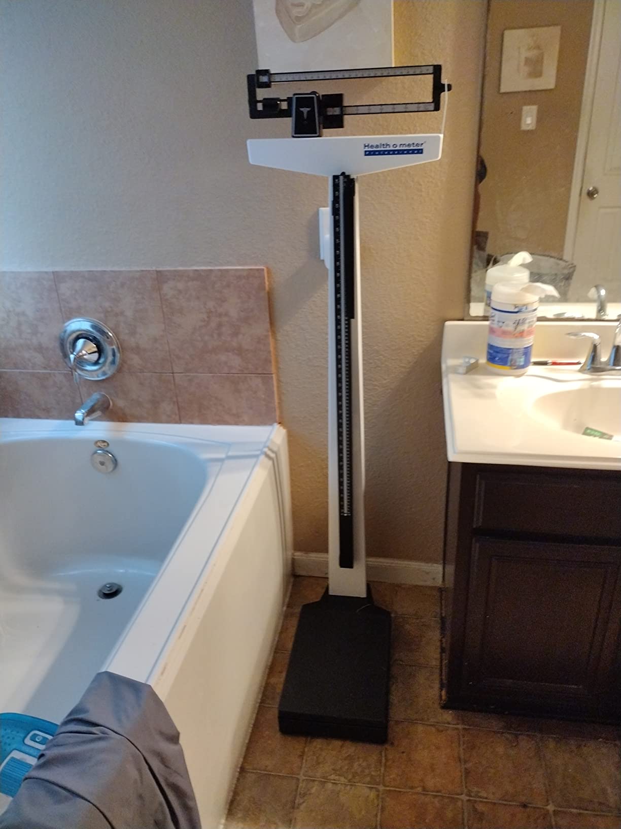 Health o meter 402LB Mechanical Beam Scale, Height Rod, 400 lb. Capacity, 10-1/2
