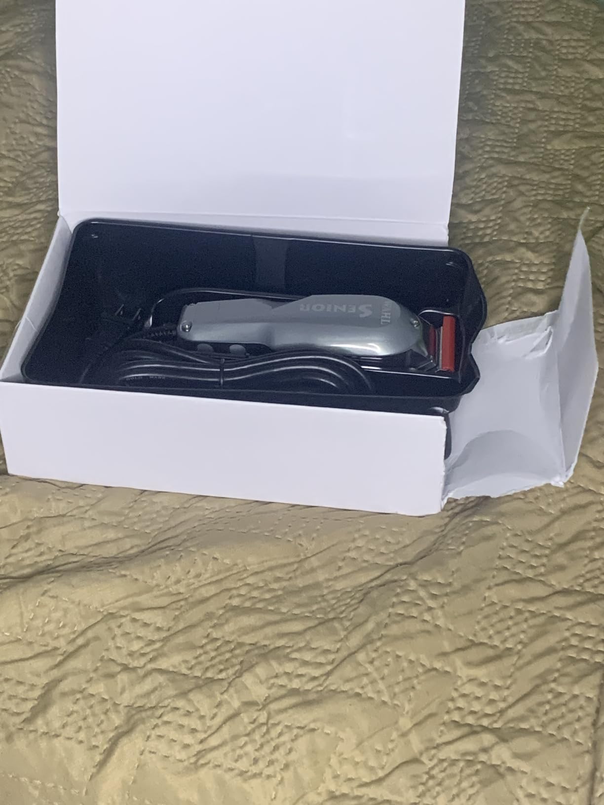 Wahl Professional Senior Clipper, V9000 Motor, Corded Heavy-Duty Design for Tapering, Fading, and Blending customer photo 2