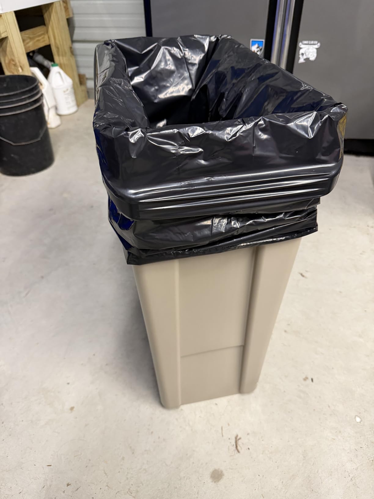 Rubbermaid Commercial Products Slim Jim Plastic Rectangular Trash/Garbage Can With Venting Channels, 23 Gal, Black, for Kitchen/Office/Workspace customer photo 2