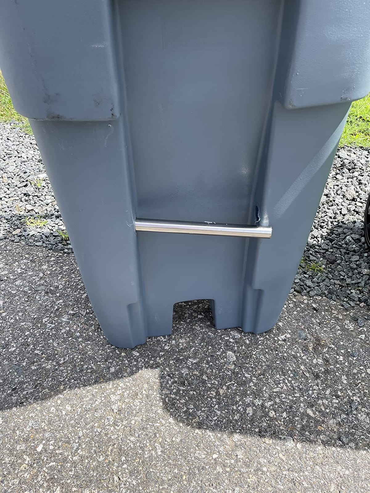Rubbermaid Commercial Products BRUTE Rollout Plastic Trash/Garbage Can/Bin with Wheels 65 Gal for Restaurants/Hospitals/Offices/Back of House/Warehouses/Home customer photo 2
