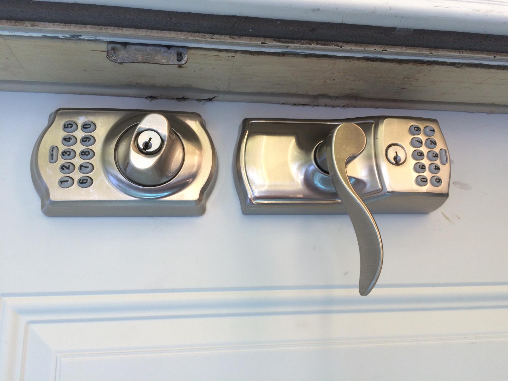 Schlage Camelot Keypad Lock with Lever Handle, Electronic Keyless Door Entry, Flex Lock Auto-Lock Option, Satin Chrome, FE595 CAM 626 ACC customer photo 1
