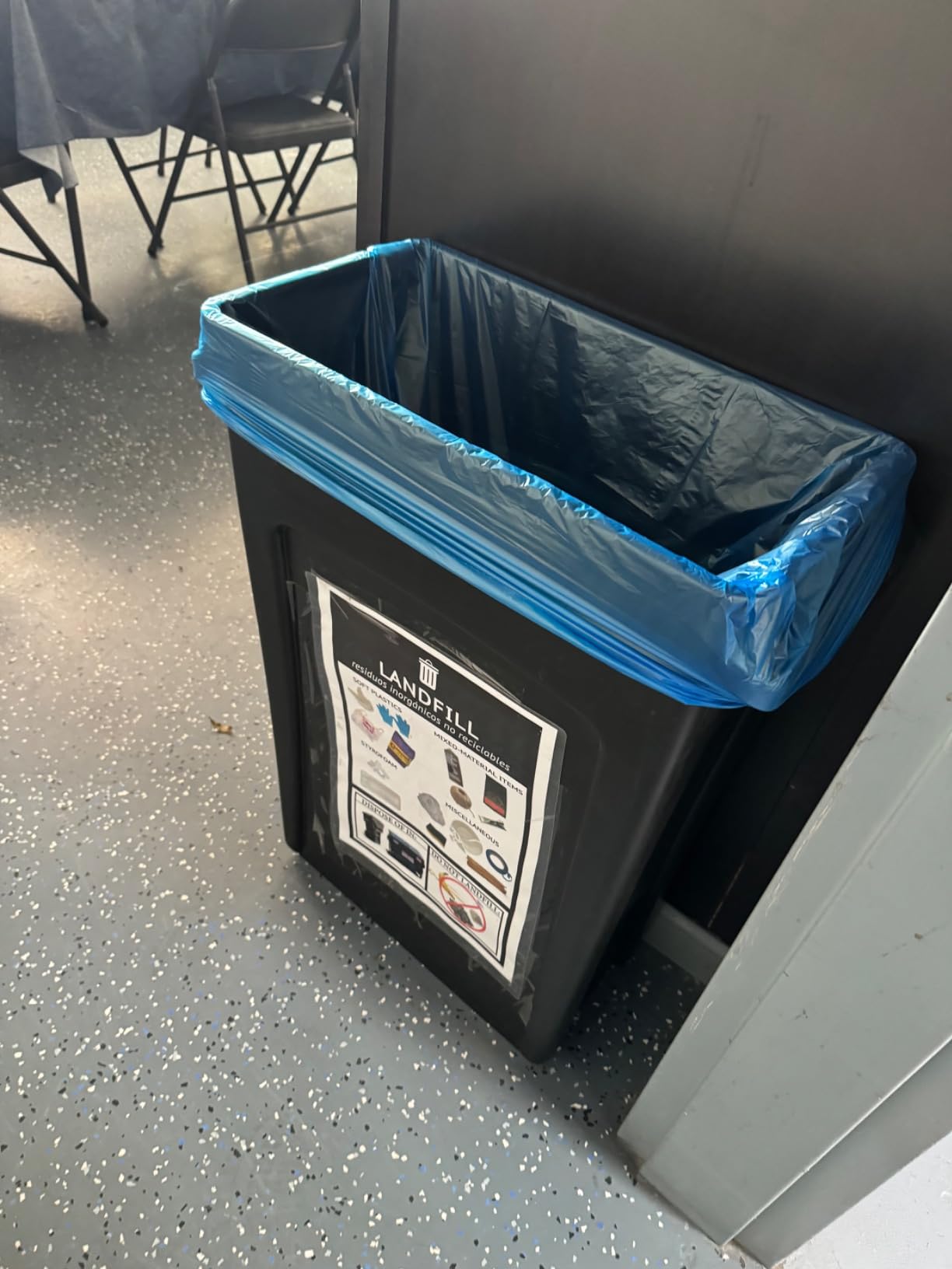 Rubbermaid Commercial Products Slim Jim Plastic Rectangular Recycling/Compost Bin with Venting Channels 23 Gallon Green Recycling (FG354007GRN) customer photo 1