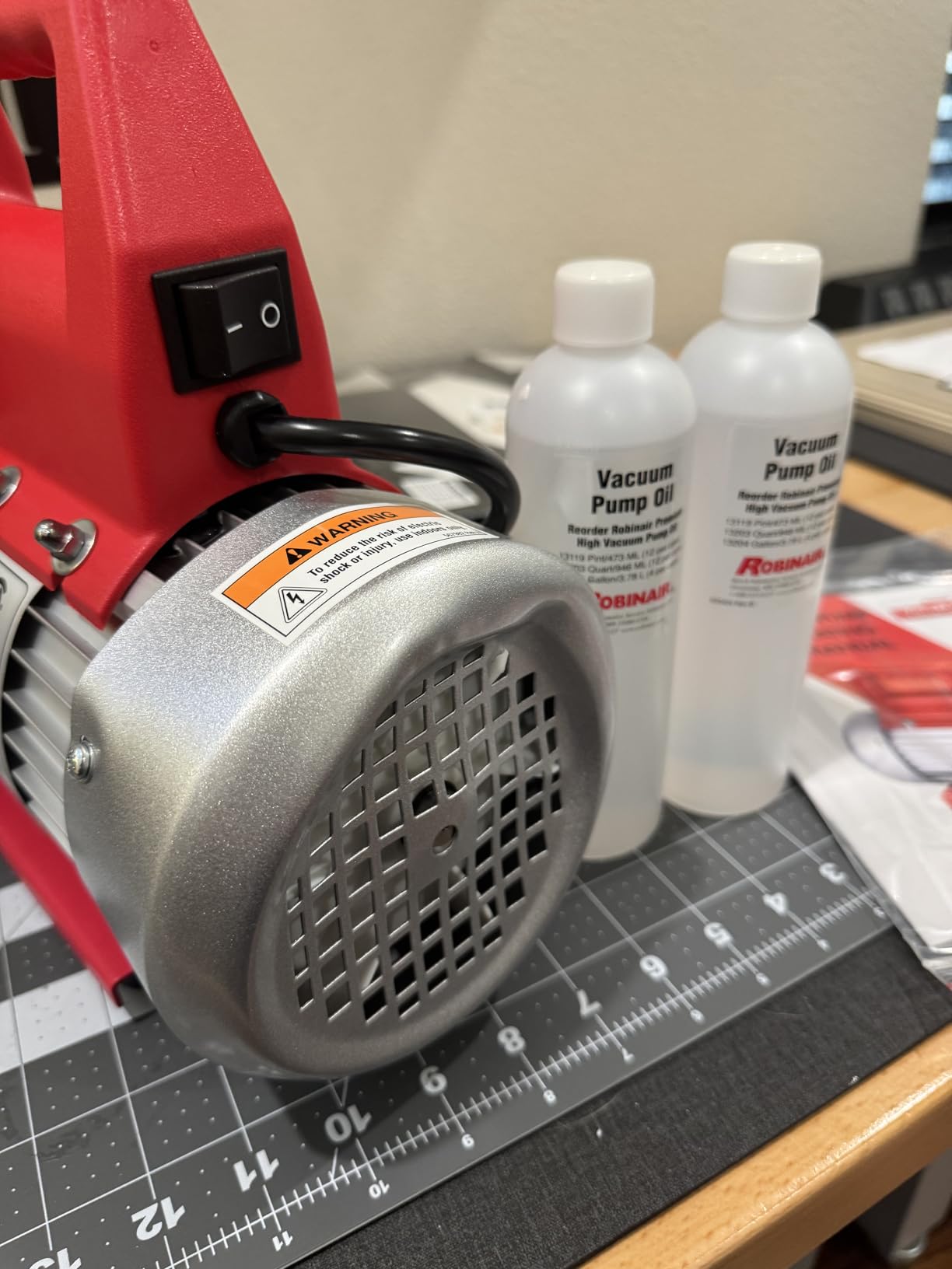 Robinair 15800 VacuMaster Economy Vacuum Pump - 2-Stage, 8 CFM, Chrome, Red/Silver customer photo 2