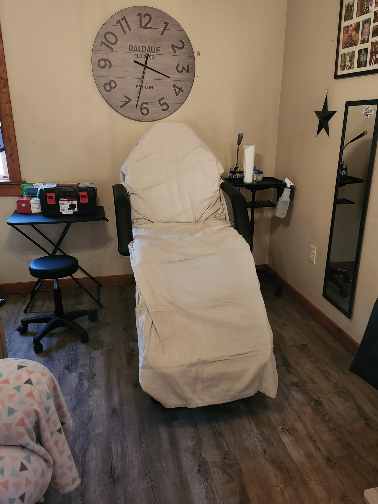 Best Choice Products 71in 3-Section Multipurpose Massage Bed, Spa & Salon Facial, Tattoo Chair w/Hydraulic Stool, Removable Headrest, Facial Cradle, Towel Hanger customer photo 1