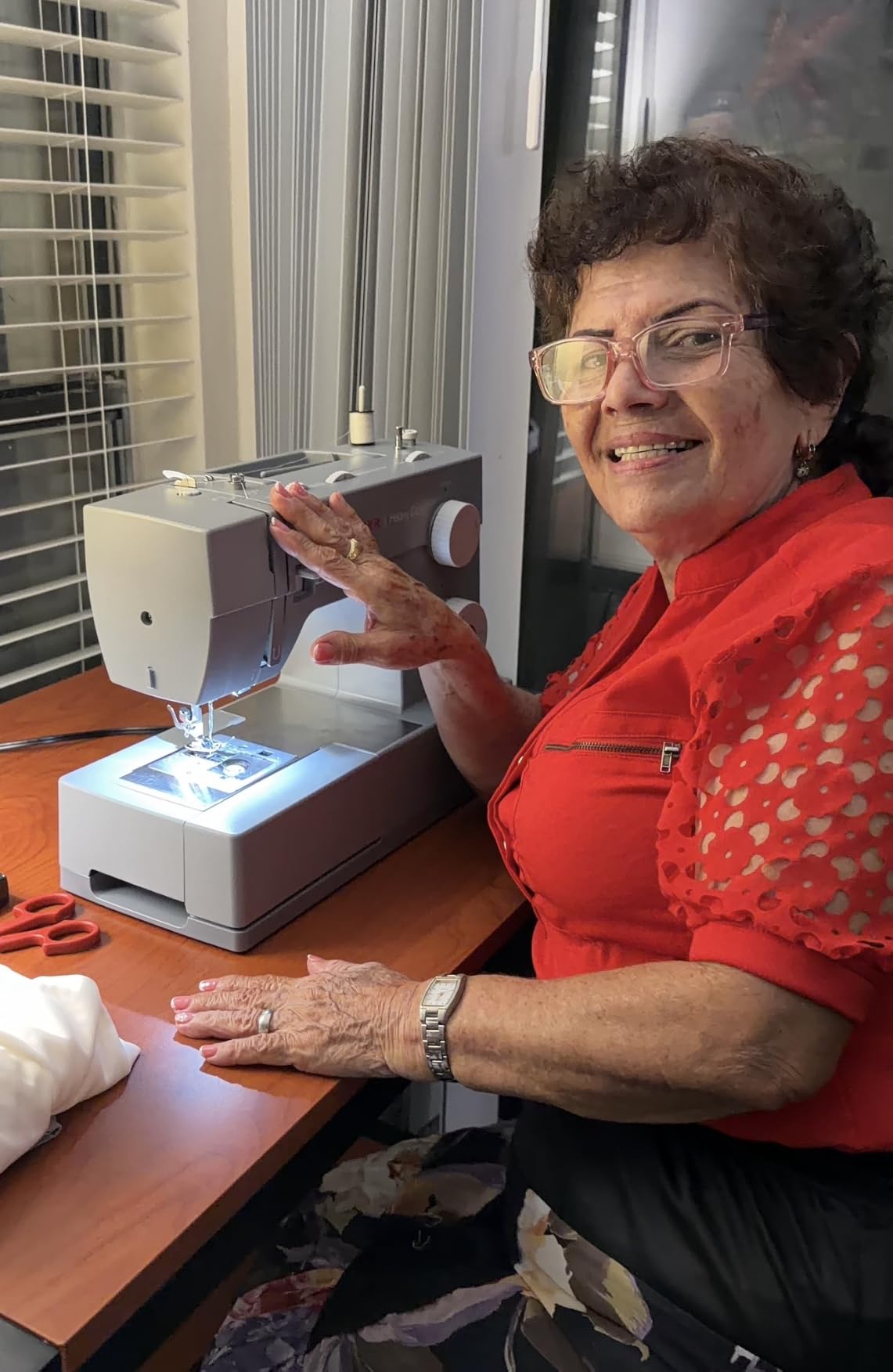 SINGER 4411 Heavy Duty Sewing Machine with 4-Step Buttonhole customer photo 1