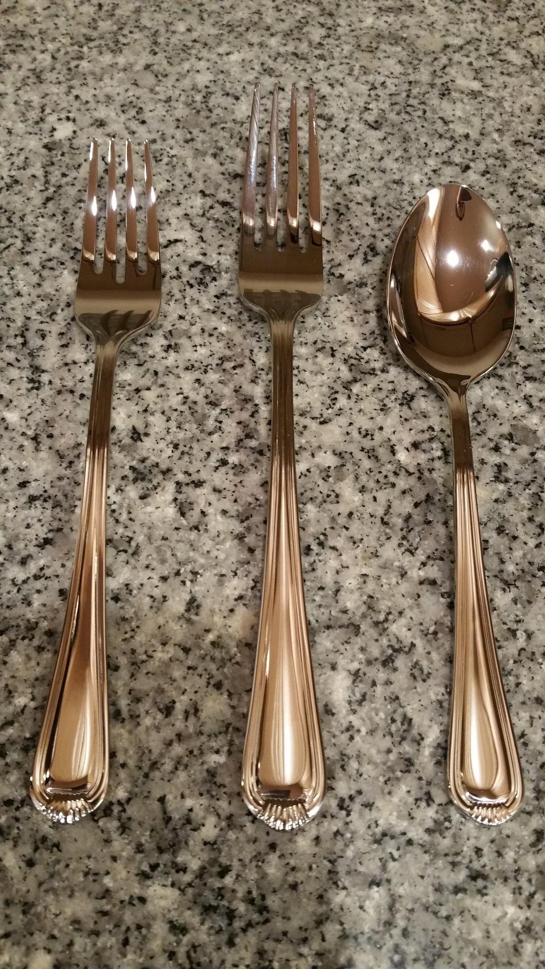 Henckels Alcea 65-Pc Flatware Set, 18/10 Stainless Steel | Durable 18/10 Stainless Steel for Family Meals & Entertaining. Dishwasher Safe, Comfortable Balanced Feel. customer photo 2