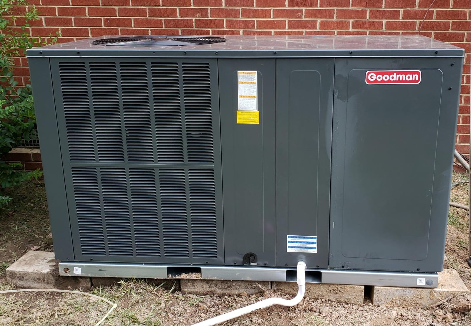 Goodman 5 TON 13.4 SEER2 Horizontal Heat Pump Packaged Unit (GPHH36041) customer photo 1