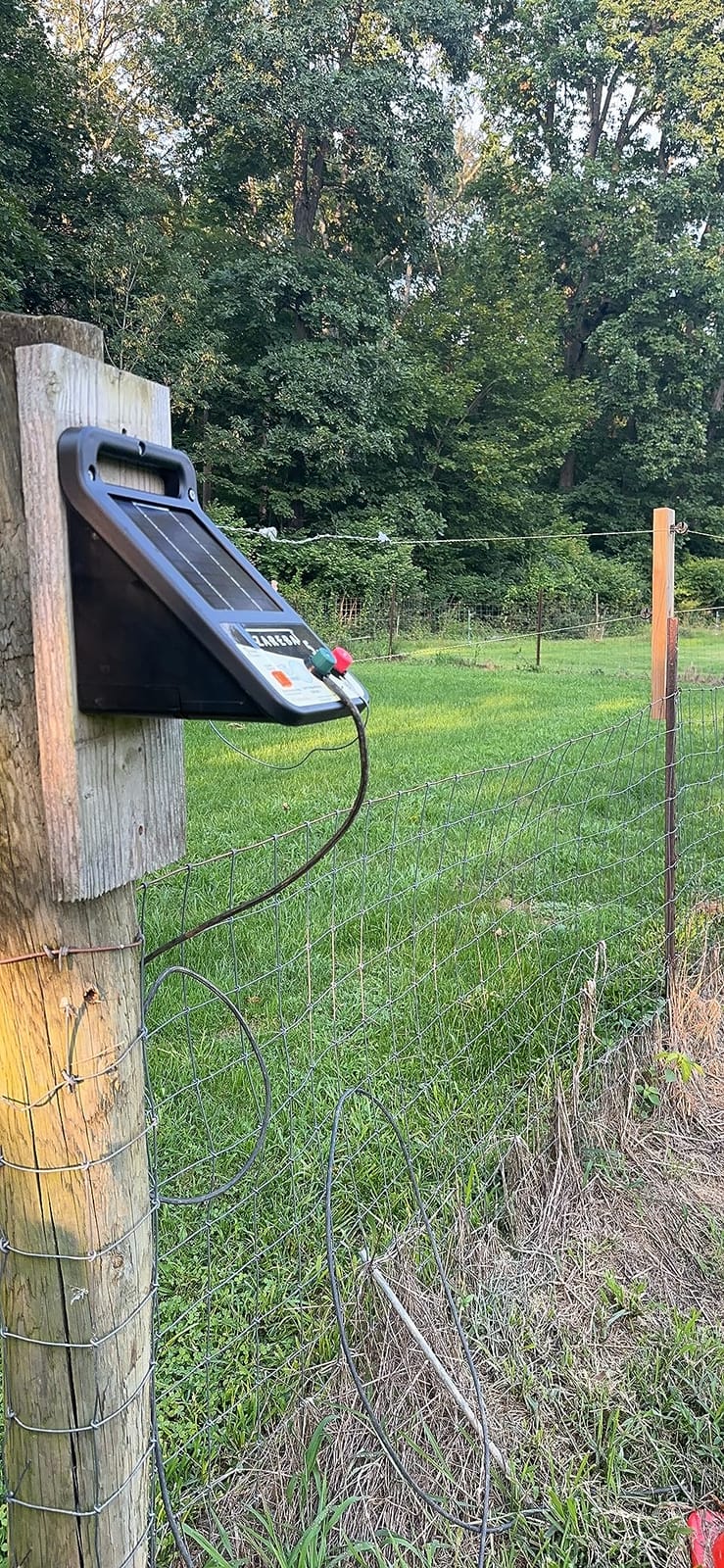Zareba Solar Electric Fence Charger, 5 Mile Range Low Impedance Energizer | 360-Degree Rotation, T-Post Mounting Bracket, Rotational Grazing Fence Charger for Livestock & Cattle, Contain Animals customer photo 1