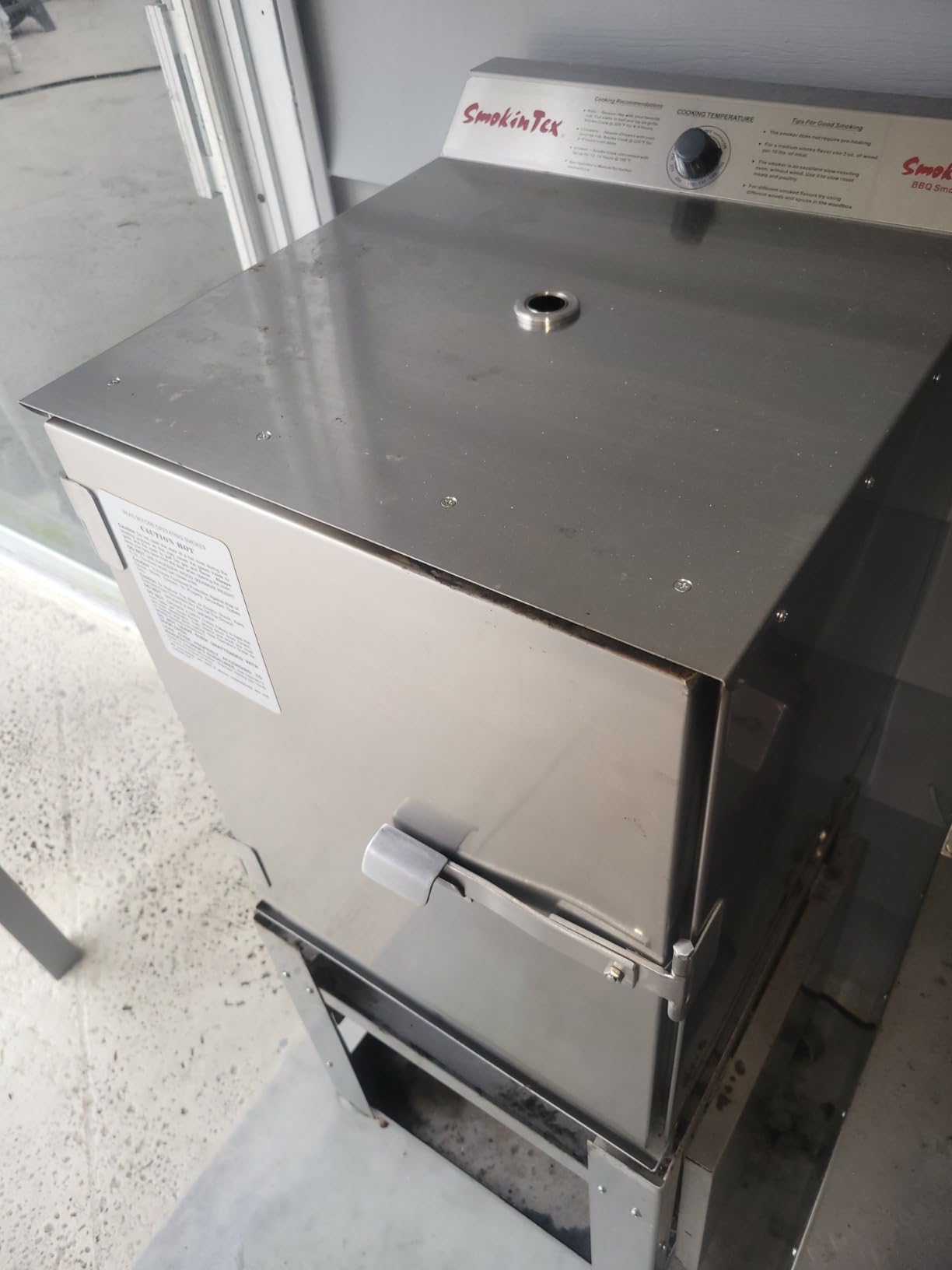 SmokinTex 'The OG' Electric Smoker - Spacious & Insulated Stainless Steel Meat Smoker with 700W Heating, & Temperature Control for BBQ, Jerky, Vegetables customer photo 1
