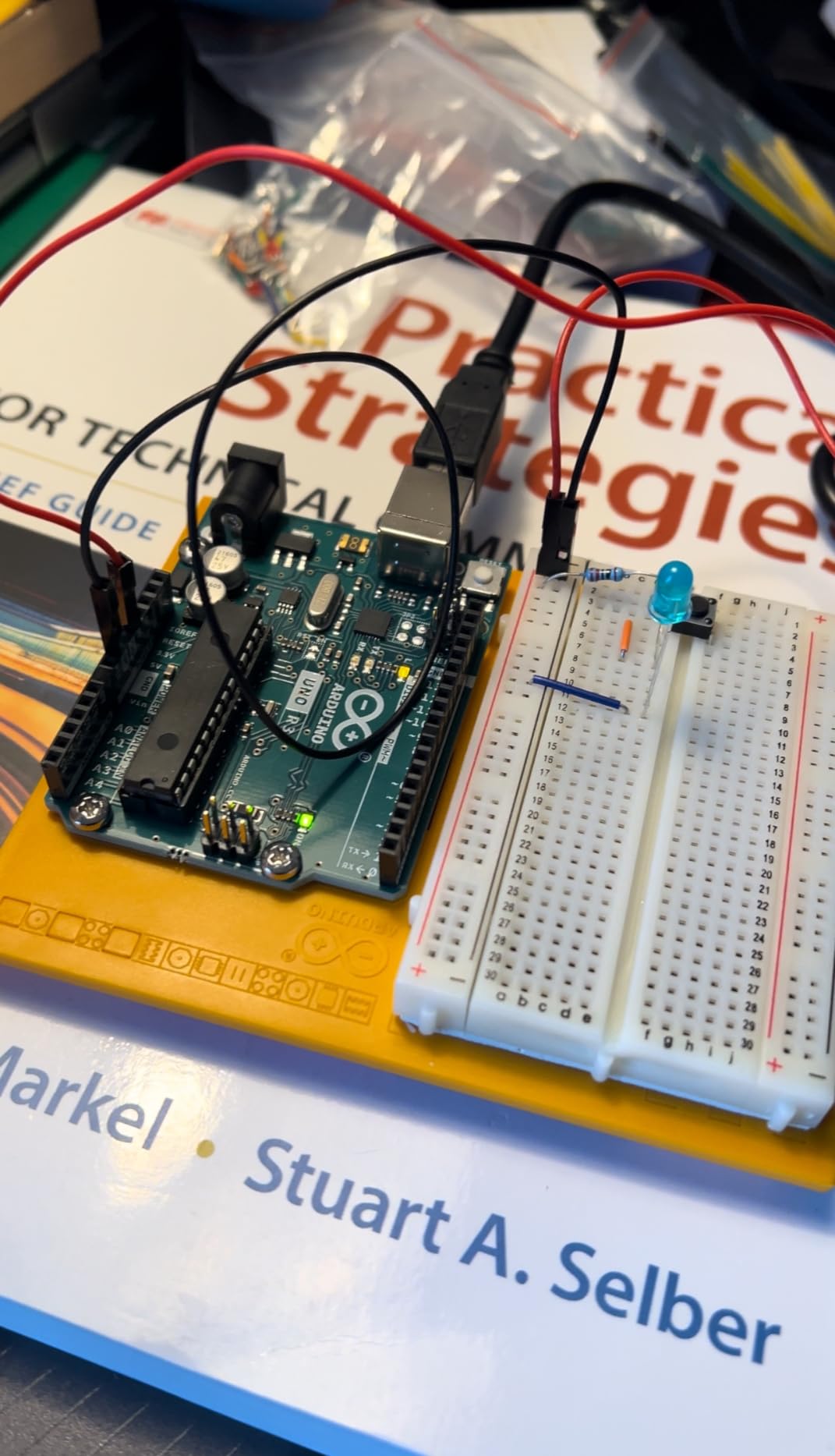 Official Arduino Starter Kit [K000007] - 12 DIY Projects with Electronic Components & English Projects Book - Original Kit from Italy customer photo 1