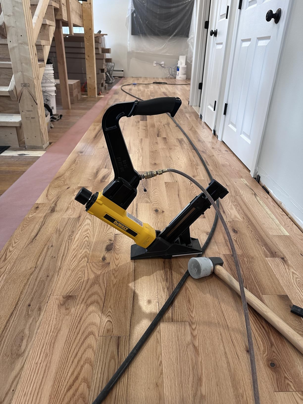 DEWALT Flooring Stapler, 2-in-1 Tool (DWFP12569) customer photo 2