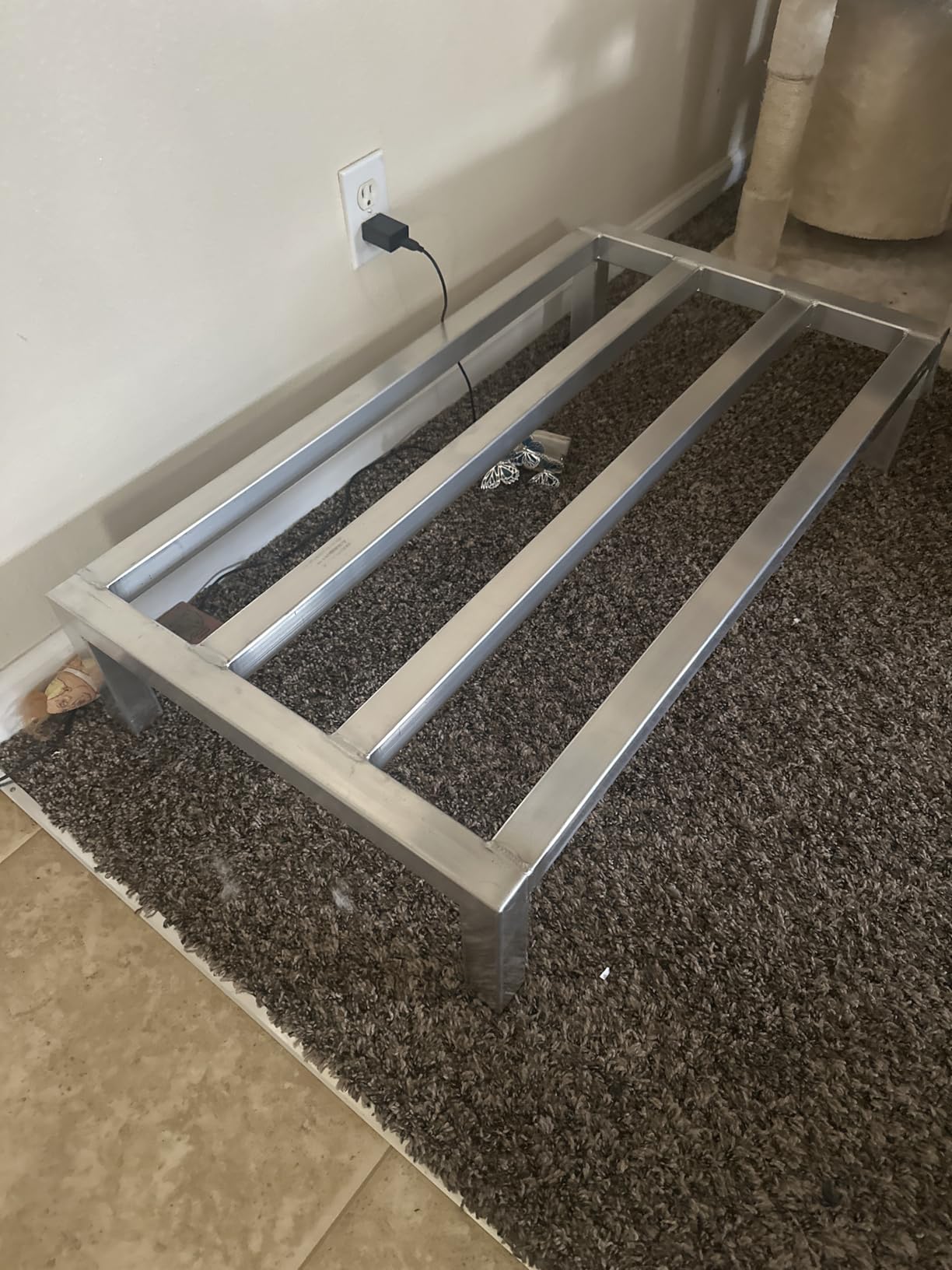 Winco 20-Inch by 36-Inch Dunnage Rack, 8-Inch High, 1800-Pound Capacity, Aluminum, Medium customer photo 2