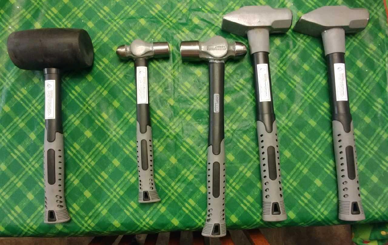 Titan 63125 5-Piece Hammer Set, Includes 16oz & 32oz Ball Pein, 32oz Sledge, 32oz Rubber Mallet, 3lb Sledgehammer, & 3lb Cross Pein, Shock Absorbing Fiberglass Handles customer photo 1