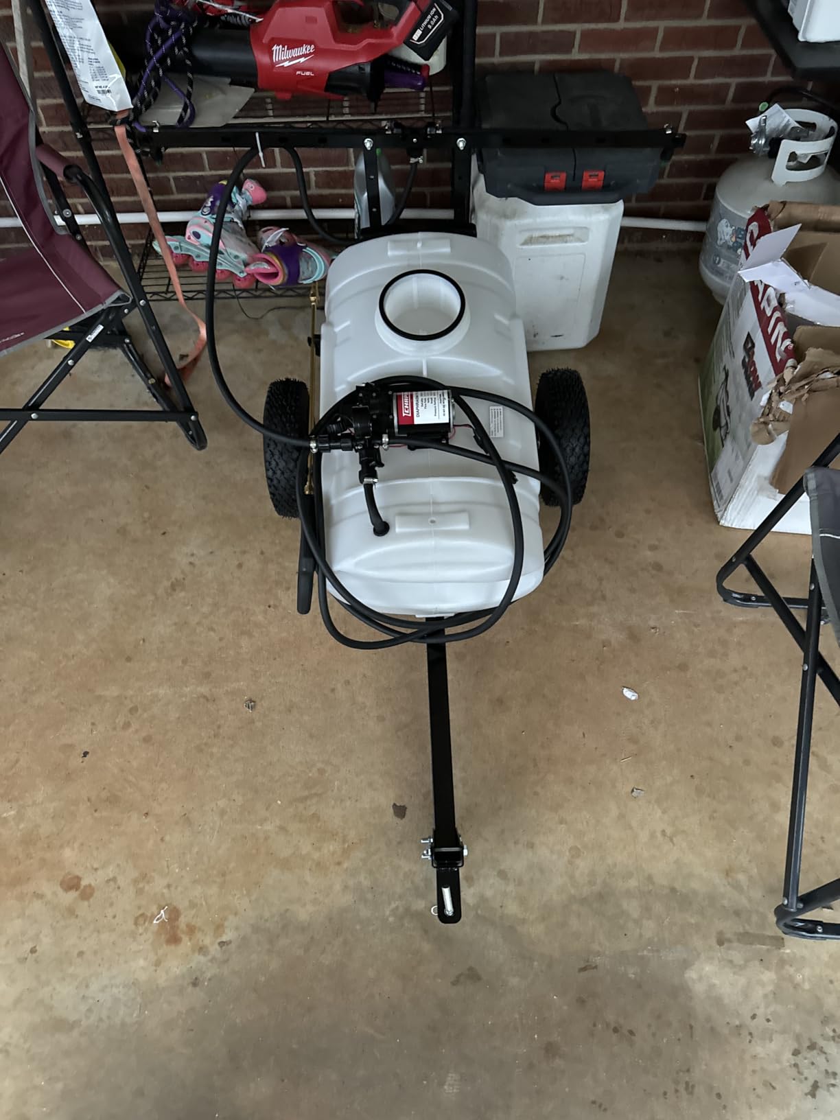CHAPIN International Inc. 97600 15-Gallon, 12-Volt EZ Tow Dripless Fertilizer, Herbicide and Pesticide Sprayer customer photo 2