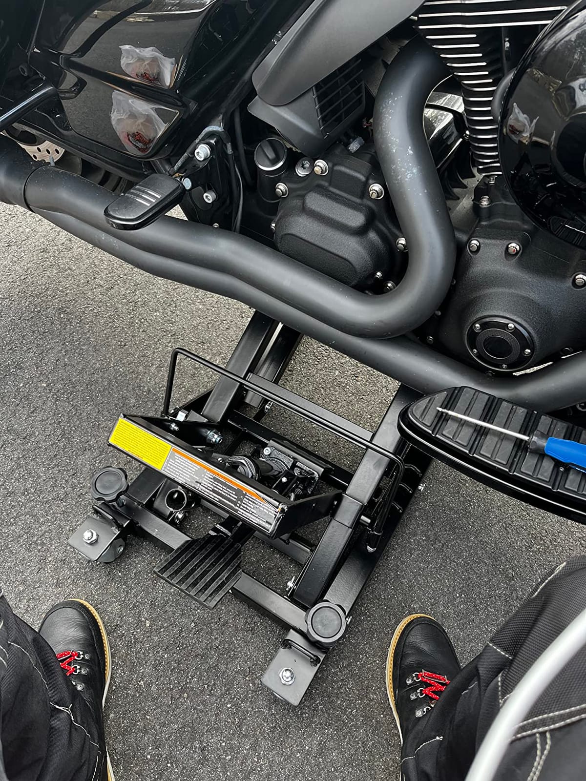 Black Widow Motorcycle or ATV Lift Jack Stand Hydraulic, Steel, 1,500 lb customer photo 2