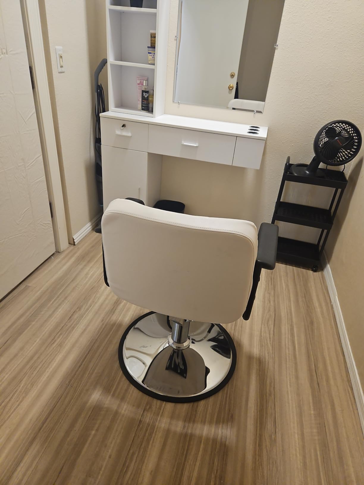 Salon Chair Hair Styling Chair with Swivel Hydraulic Pump for Barber Salon Equipment (Black) customer photo 1
