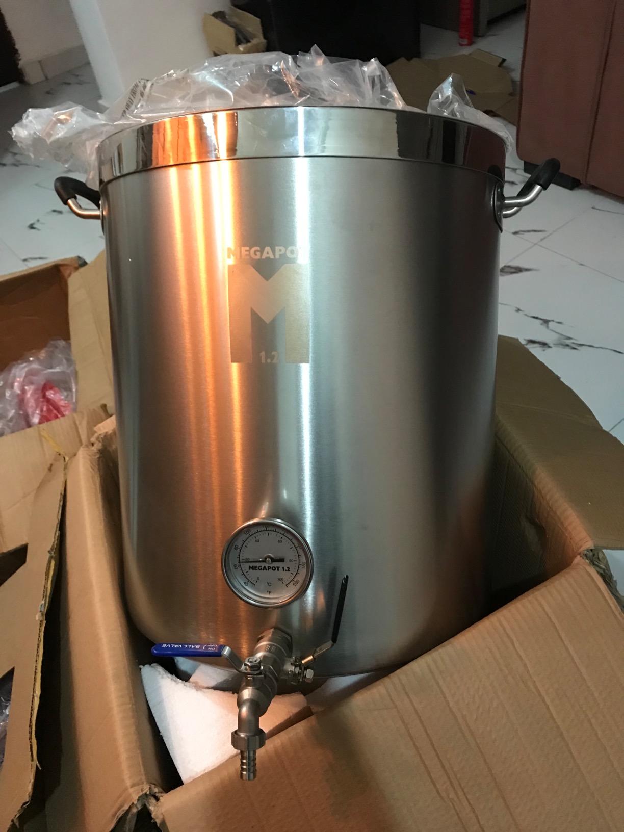 Northern Brewer - MegaPot Stainless Steel Brew Kettle with Volume Markings (10 Gallon w/Valve and Thermometer) customer photo 1