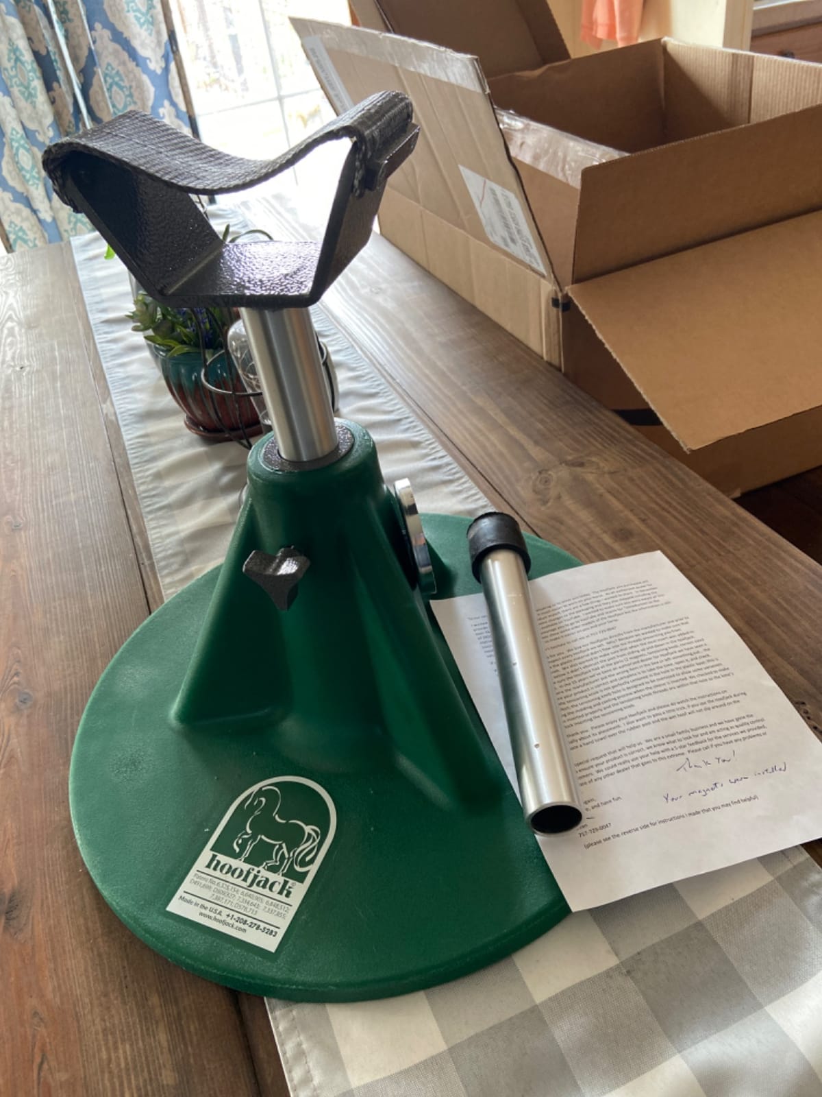 Medium Size Farrier Hoof Stand Green - designed for the shorter person under 5'10