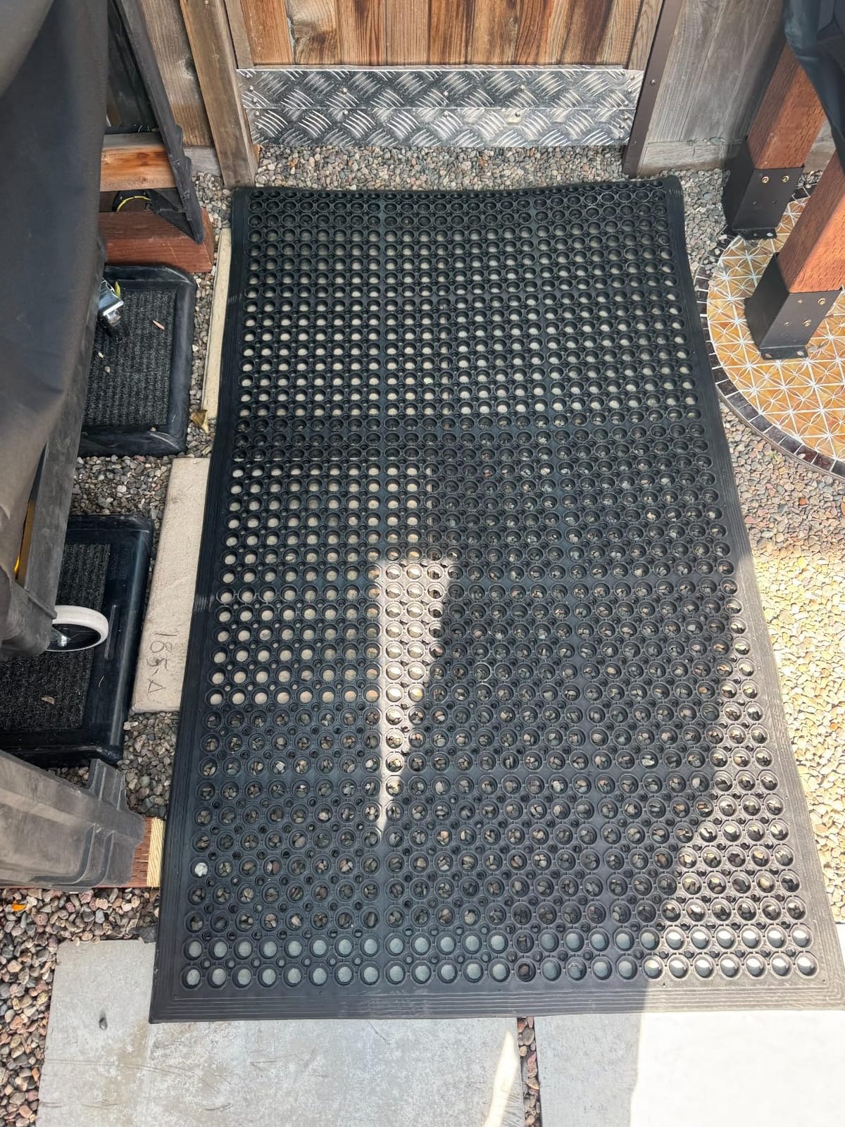 Envelor Anti Fatigue Mats for Kitchen Floor, Rubber Bar Mat, Non Slip Commercial Floor Mat with Drainage Holes, Indoor Outdoor Rubber Mat for Restaurant, Garage, Entryway, Entry Mat 36 x 60 in customer photo 2