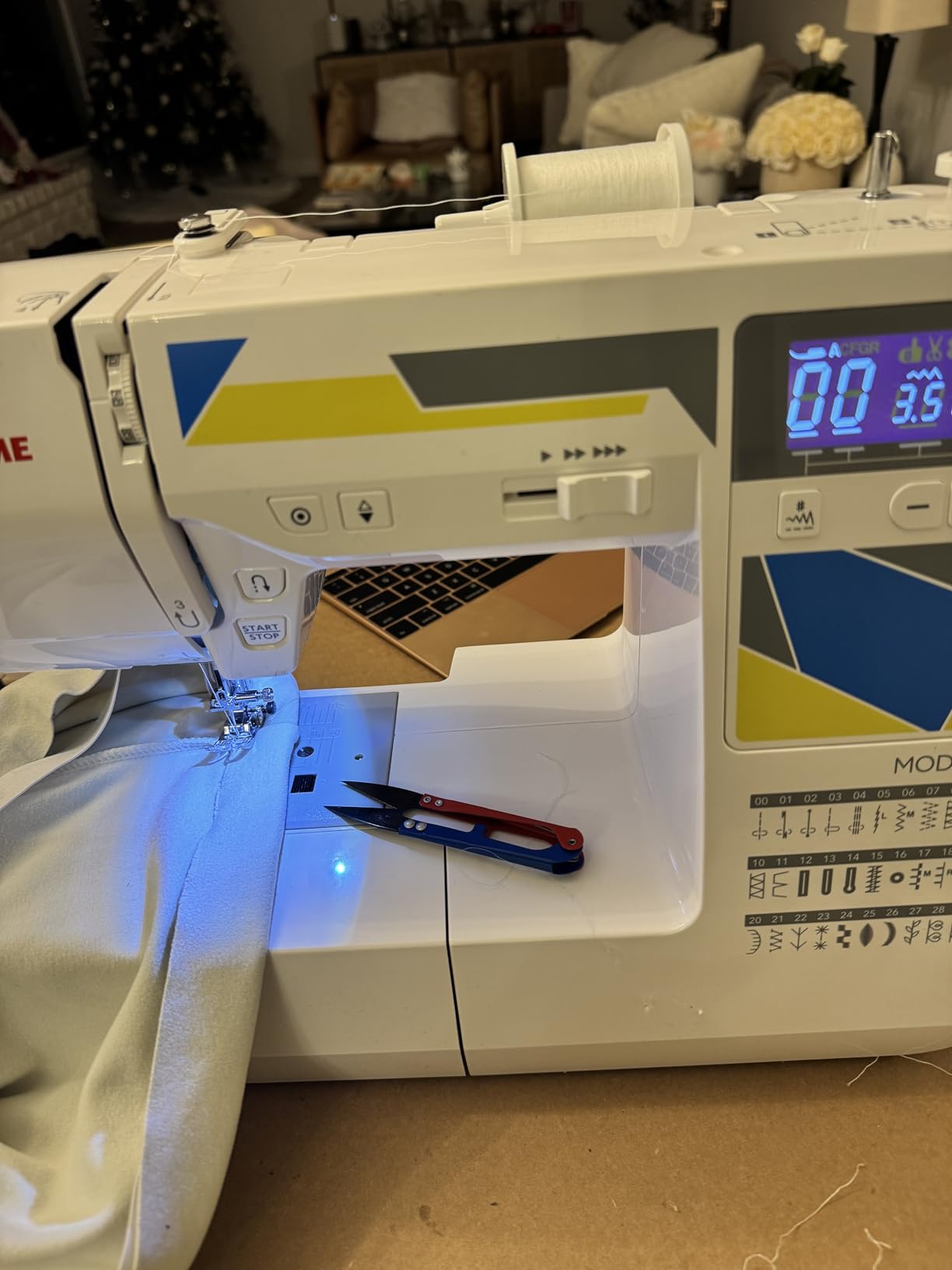 Janome MOD-30 Computerized Sewing Machine with 30 Built-In Stitches, 3 One-Step Buttonholes, Drop Feed and Accessories customer photo 1
