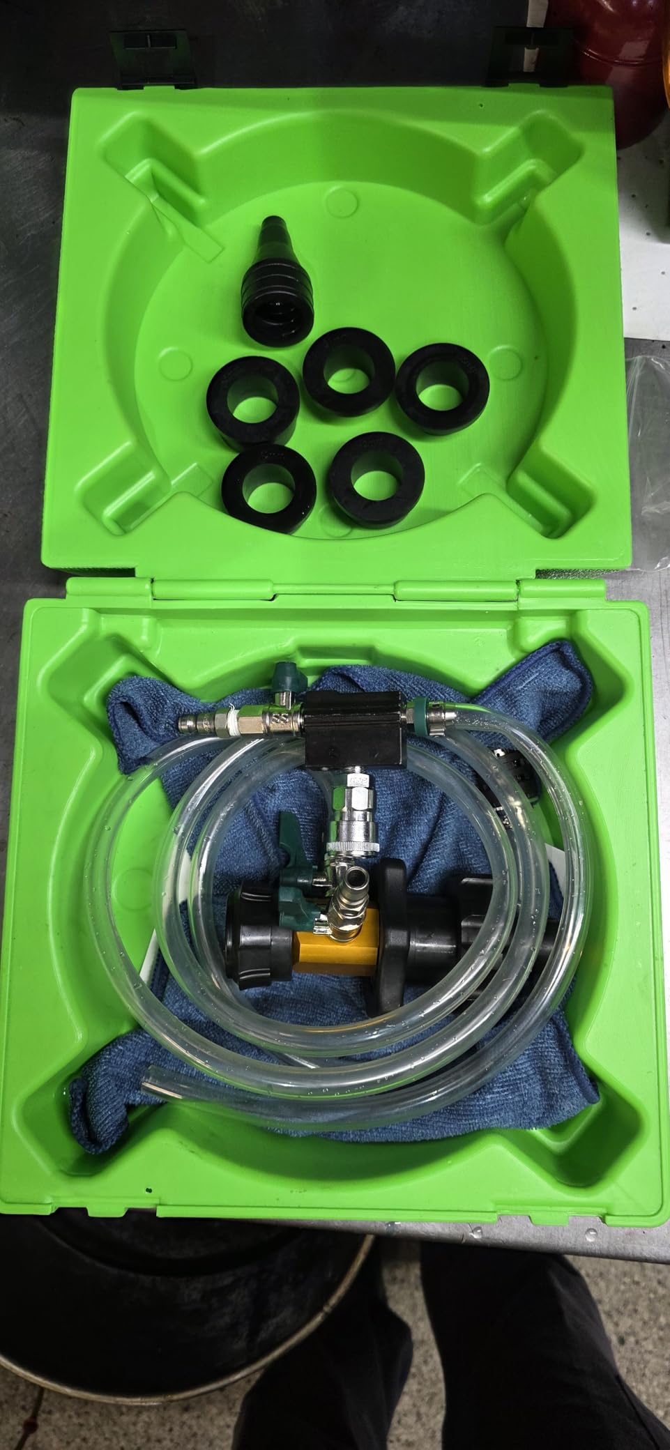 OEMTOOLS Coolant Vacuum Refill Kit, Coolant Pressure Tester Kit, 5 Adapter | 70-110 psi Recommended Working Pressure, Performs Vacuum Leak Tests on the Cooling System, Helps Prevent Come-Backs customer photo 2