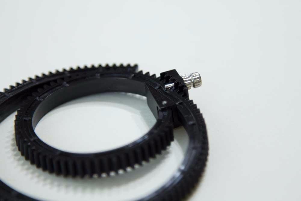 HS-2 Follow Focus with Hard Stops for Camera & Shoulder Rigs. 15mm Rod Quick Release Clamp. 0.8 Pitch Gear, 43 Teeth. Gear Belt Fits 46 to 110mm Lenses. Speed Crank Included (HS-2) customer photo 1