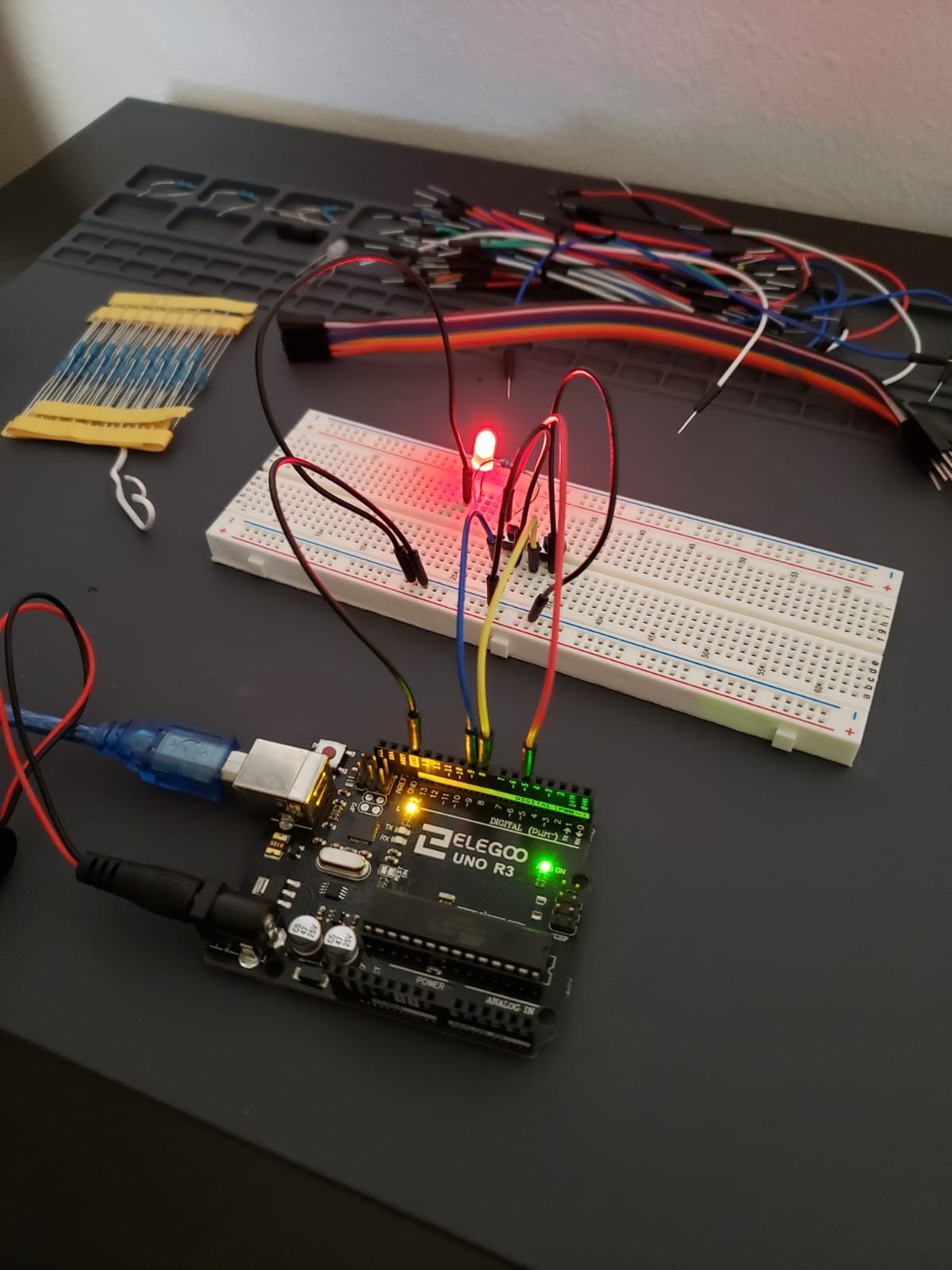 ELEGOO UNO Project Super Starter Kit with Tutorial and UNO R3 Board Compatible with Arduino IDE customer photo 1