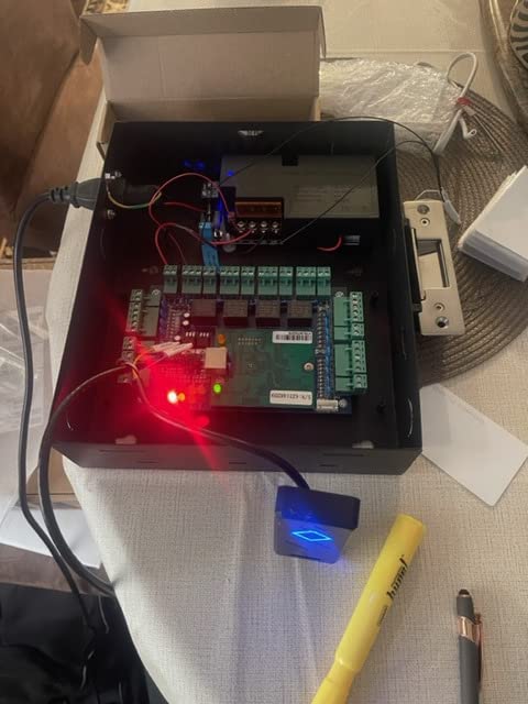 Professional 4 Doors TCP/IP Network Wiegand 26/34 bit Access Control Board Panel Access Controller customer photo 1
