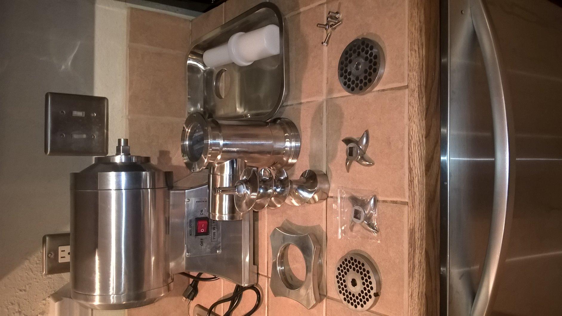 Barton Commercial #12 Electric Meat Grinder, 1100W Stainless Steel Meat Mincer & Sausage Stuffer with Stainless Steel Cutting Blade for Beef, Pork, Venison, Chicken & Home or Commercial Use customer photo 1