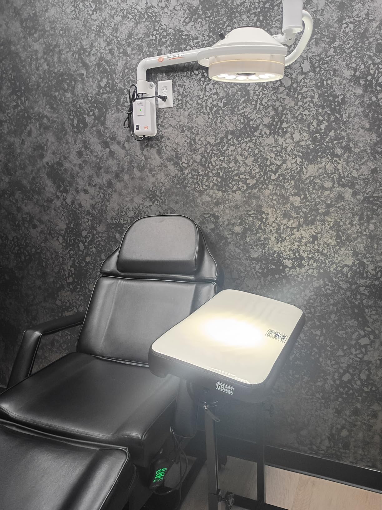Dental 36W Hanging LED Surgical Oral Exam Light Shadowless Lamp KD-2012D-1 customer photo 1