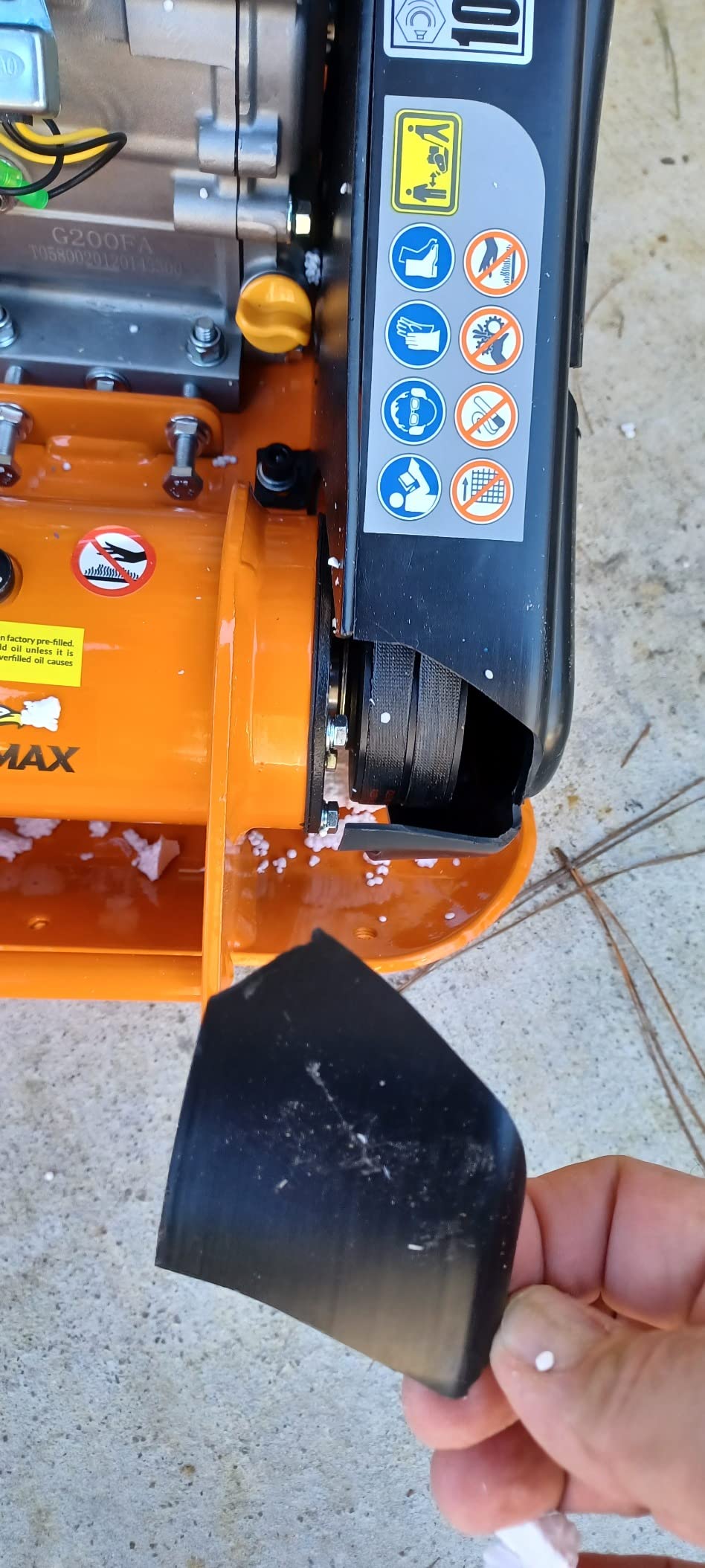 YARDMAX YC1160 2500 lb. Compaction Force Plate Compactor, 6.5 hp, 196cc, 5500 BPM customer photo 2