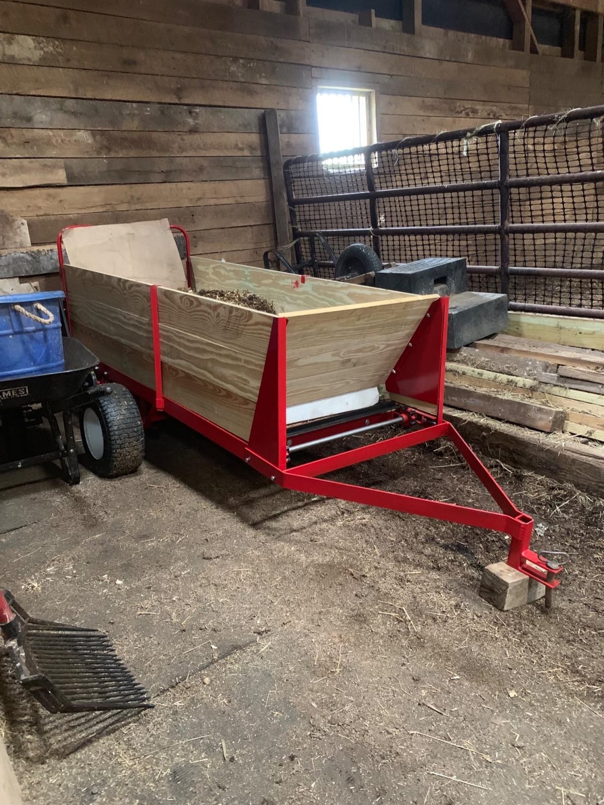 Model 600 25 Bushel Tow Behind Ground Driven Horse Manure Spreader Can Be Pulled Behind with ATV's, SXS Or Any Lawn Garden Tractors Including Zero Turn Mowers customer photo 1