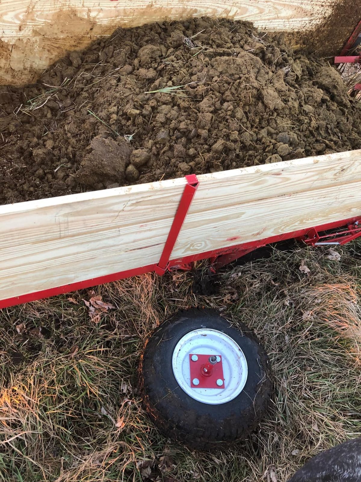 Model 600 25 Bushel Tow Behind Ground Driven Horse Manure Spreader Can Be Pulled Behind with ATV's, SXS Or Any Lawn Garden Tractors Including Zero Turn Mowers customer photo 2