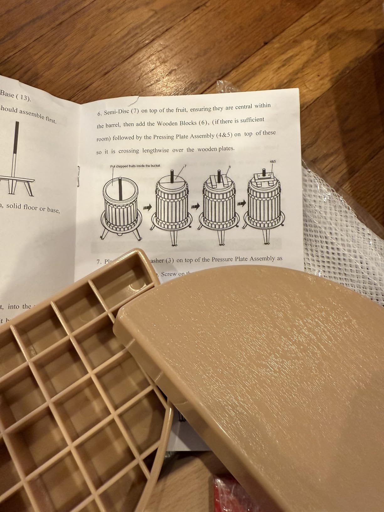 3.2 Gallon Fruit and Wine Press, Manual Cider Press with Solid Beech Wood Basket customer photo 2