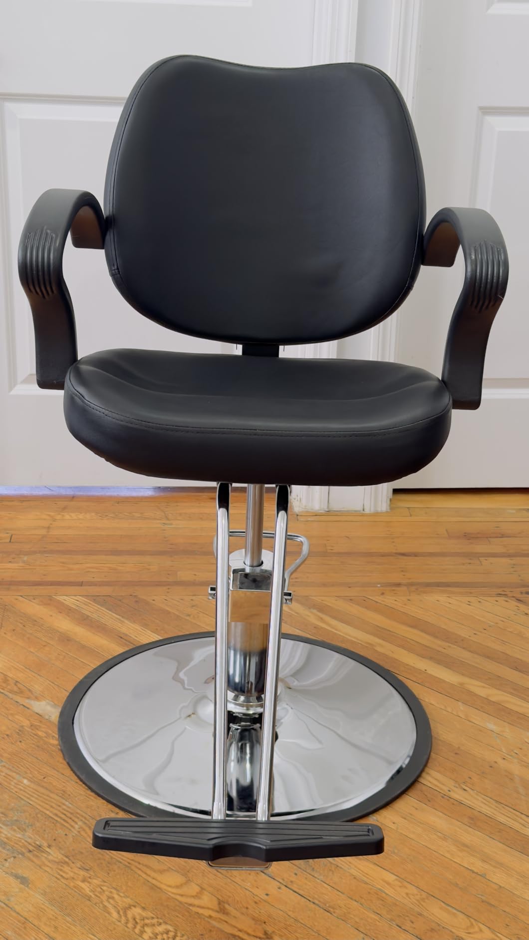 Hair Beauty Salon Equipment Black Hydraulic Barber Styling Chair customer photo 2