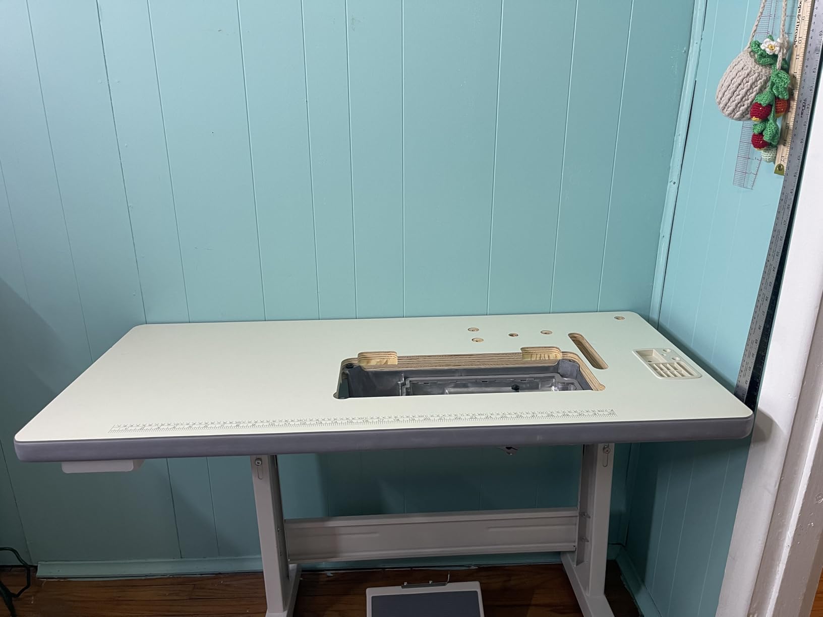 Juki DDL8700 LockStitch Industrial Sewing Machine, Table, Servo Motor, Lamp. Not Assembled customer photo 1