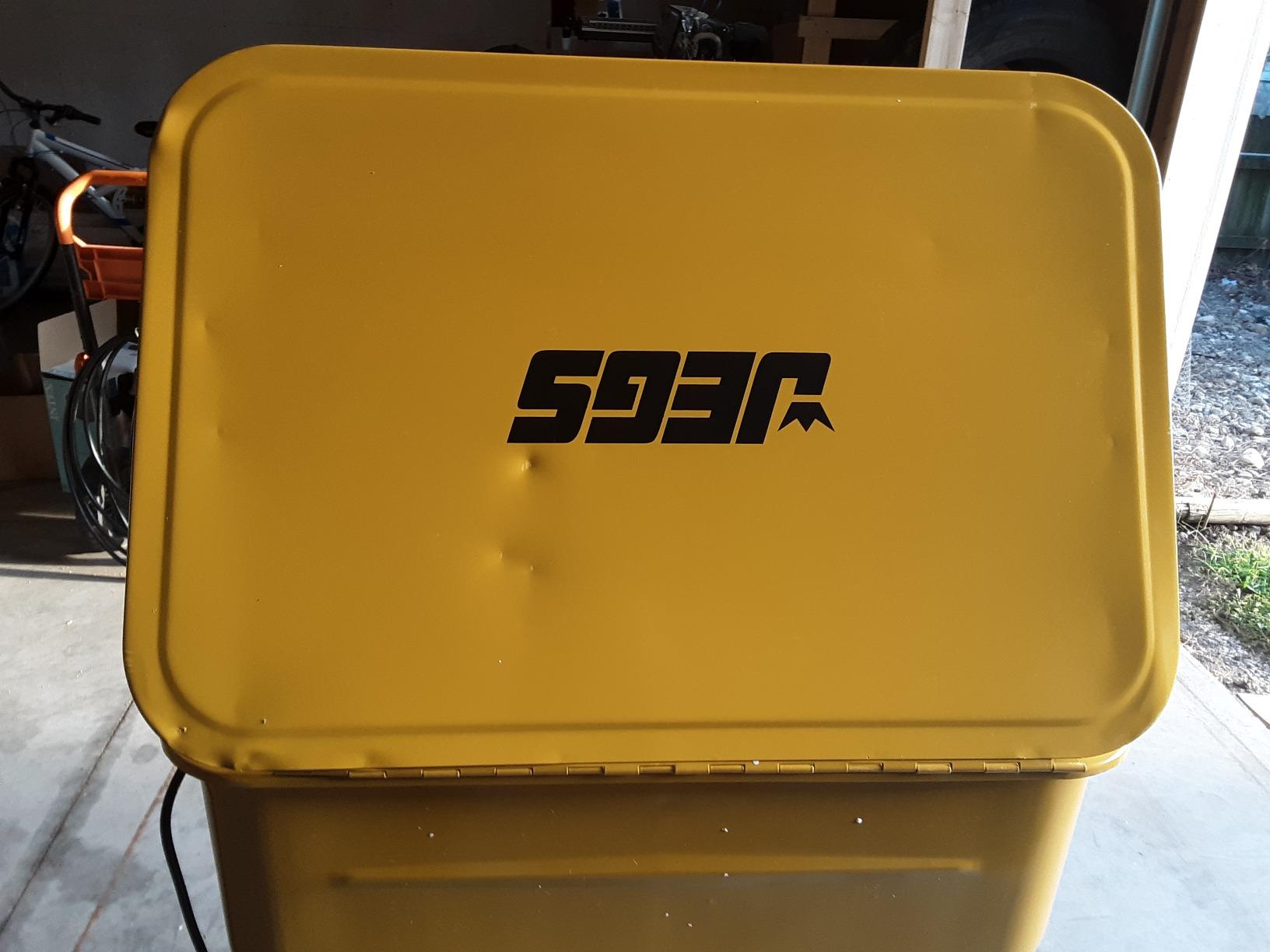 Parts Washer [20-Gallon Tank] | Solvent Capacity: 12-Gallon, 110V/60Hz, Overall Size: 30 in. L x 21 in. W x 34.500 H, 57 lbs, Pump Output: 317 gph customer photo 1