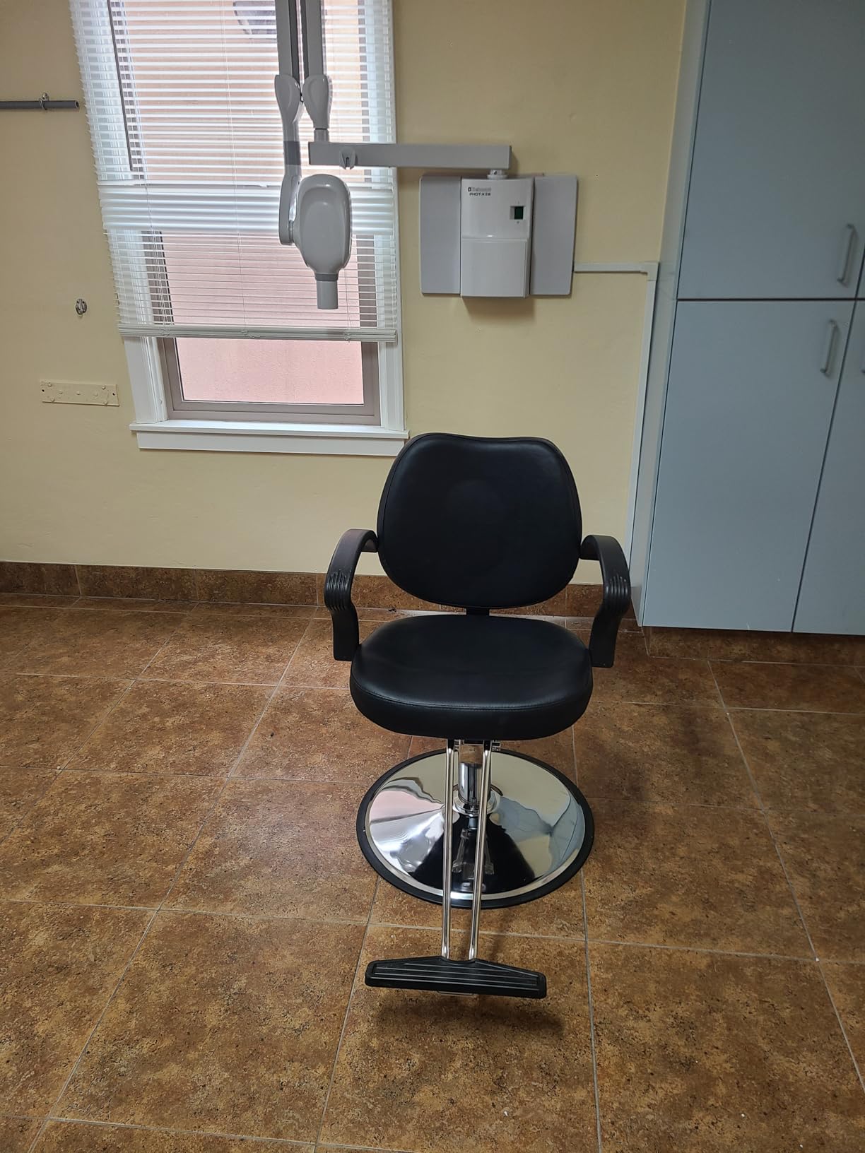 Classic Hydraulic Barber Chair Styling Chair Salon Beauty Spa Equipment customer photo 1