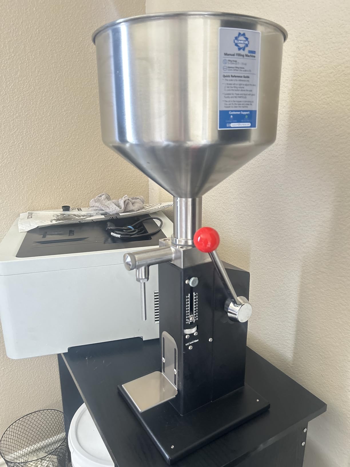 Manual Filling Machine Filling 5-55ml Bottler Filler For Liquid and Paste A03 Pro With CE Certificate customer photo 1