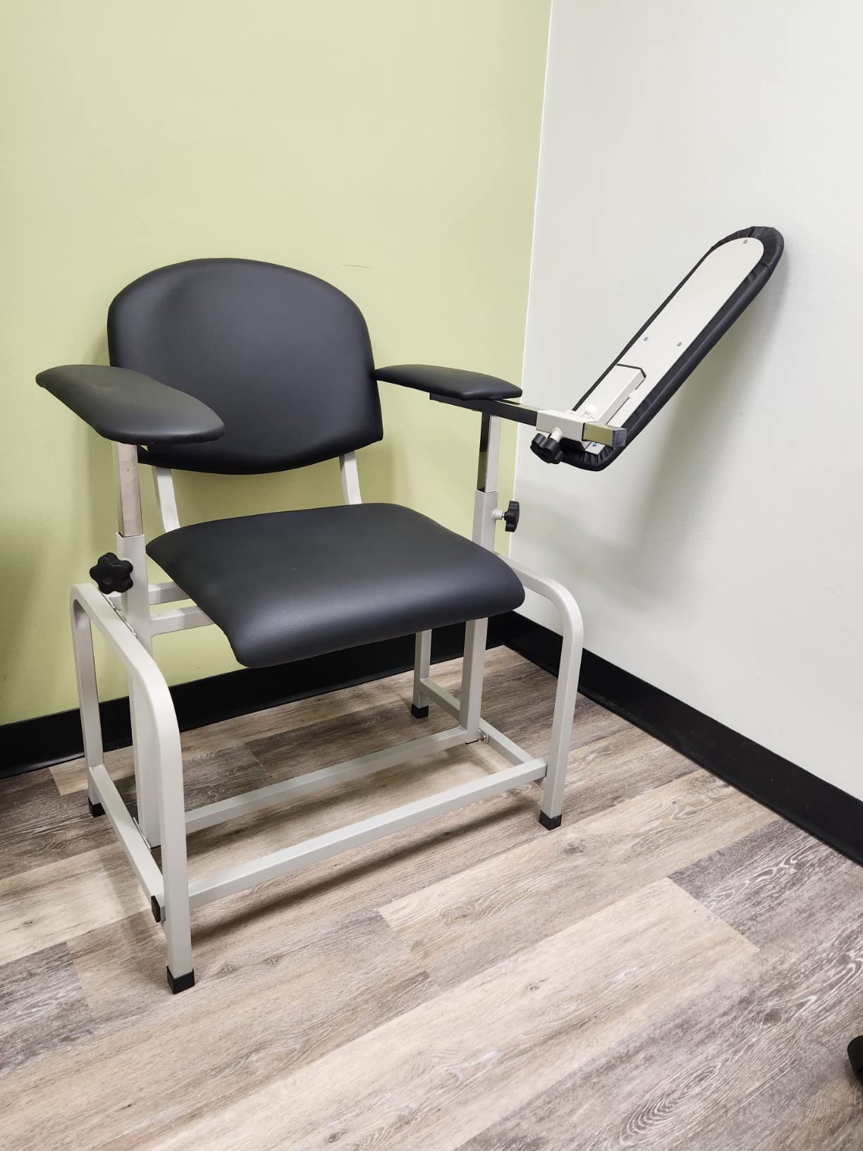 VivaComfort Blue 400 lbs Weight Capacity Phlebotomy Chair with Adjustable Armrest, Blood Draw Chair, Comfortable Lab Medical Chair customer photo 2