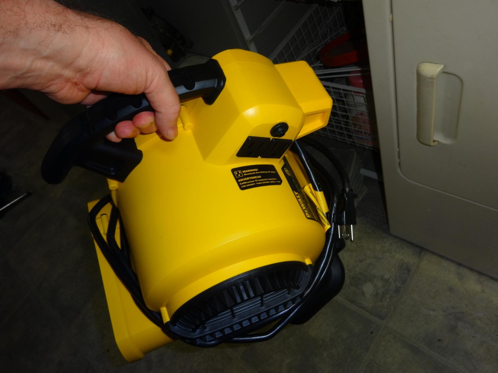 DEWALT Portable Air Mover, 276W 3 Speed Floor Fan, Utility Blower Fan | 1/5 HP 600 CFM Floor Dryer, 11 lbs Carpet Dryer, Floor Fan, for Janitorial, Home, Commercial Use, DXAM-2260 customer photo 1