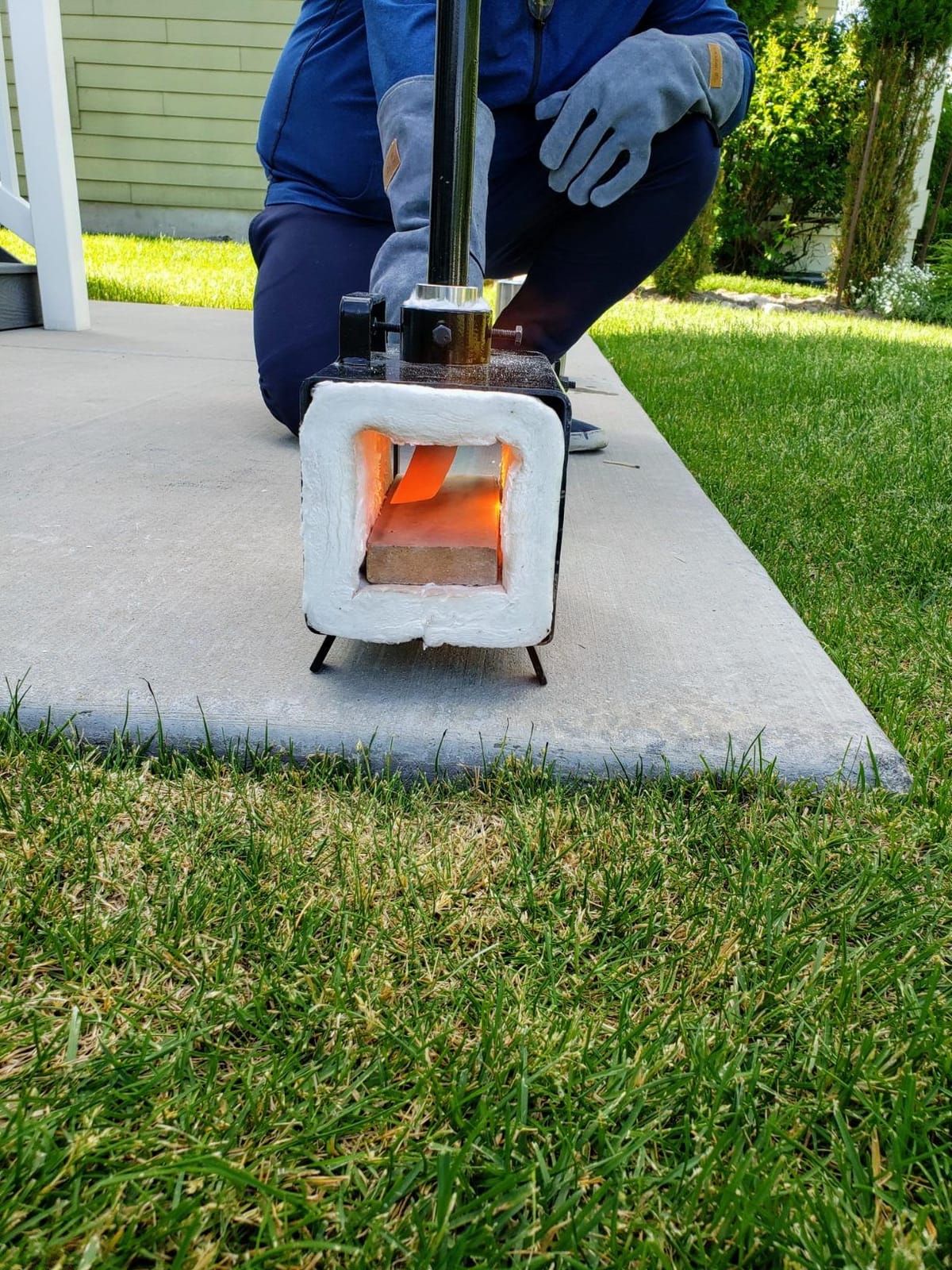Simond Store - Single Burner Portable Metal Propane Forge - Blacksmith Forge | 2600F Rated, Ideal for Knife Making & Heat Treatment customer photo 1