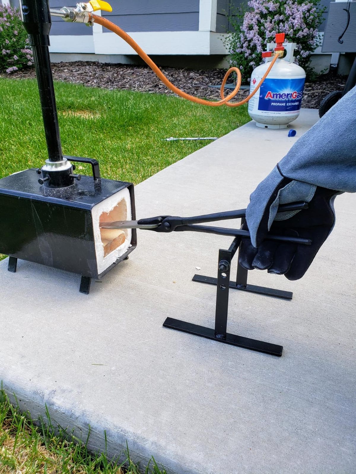 Simond Store - Single Burner Portable Metal Propane Forge - Blacksmith Forge | 2600F Rated, Ideal for Knife Making & Heat Treatment customer photo 2
