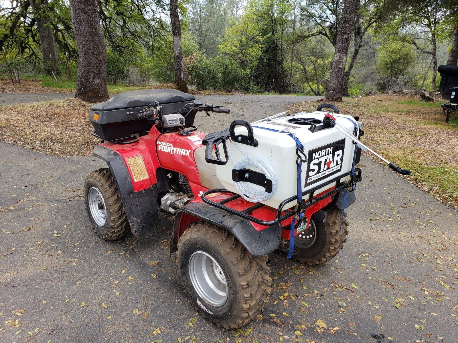 NorthStar 26-Gallon ATV Boomless Broadcast/Spot Sprayer, 2.2 GPM, 12V | Wide-area coverage customer photo 2