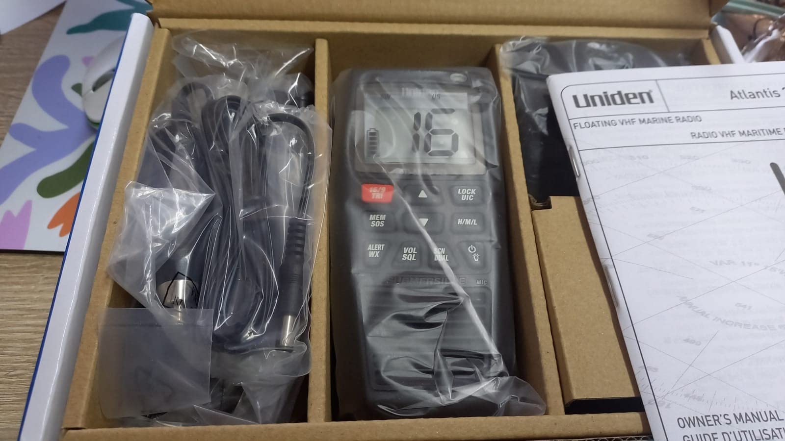 Uniden Atlantis 275 Handheld Two-Way VHF Marine Radio, Floating IPX8 Submersible Waterproof, 6-Watt, All USA/International/Canadian Marine Channels, NOAA Weather Alerts customer photo 2