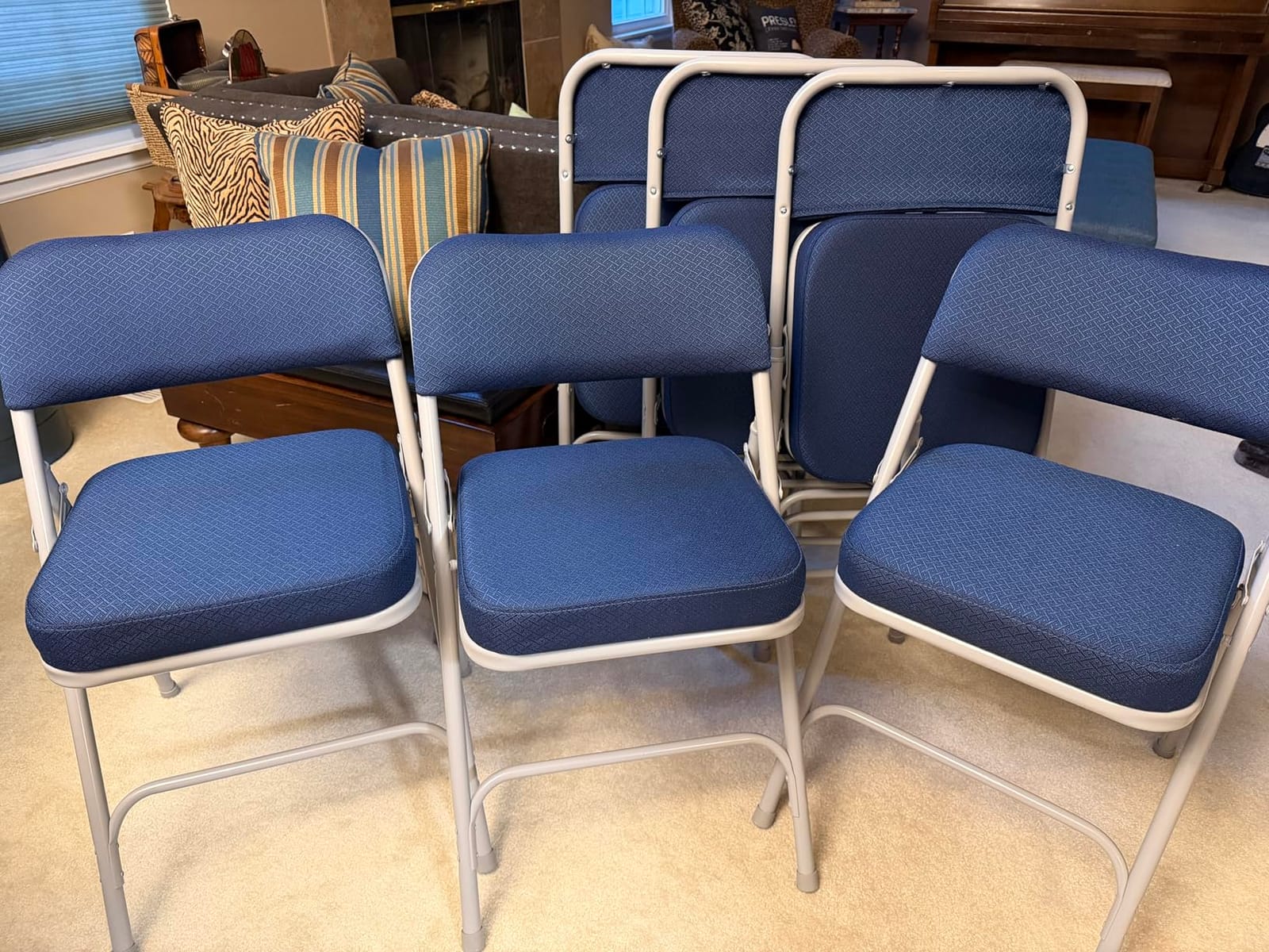 Flash Furniture Hercules Series Metal Folding Chairs with Cushioned Seat, Fabric Upholstered Event Chairs with 300-lb. Static Weight Capacity, Set of 4, Gray customer photo 1