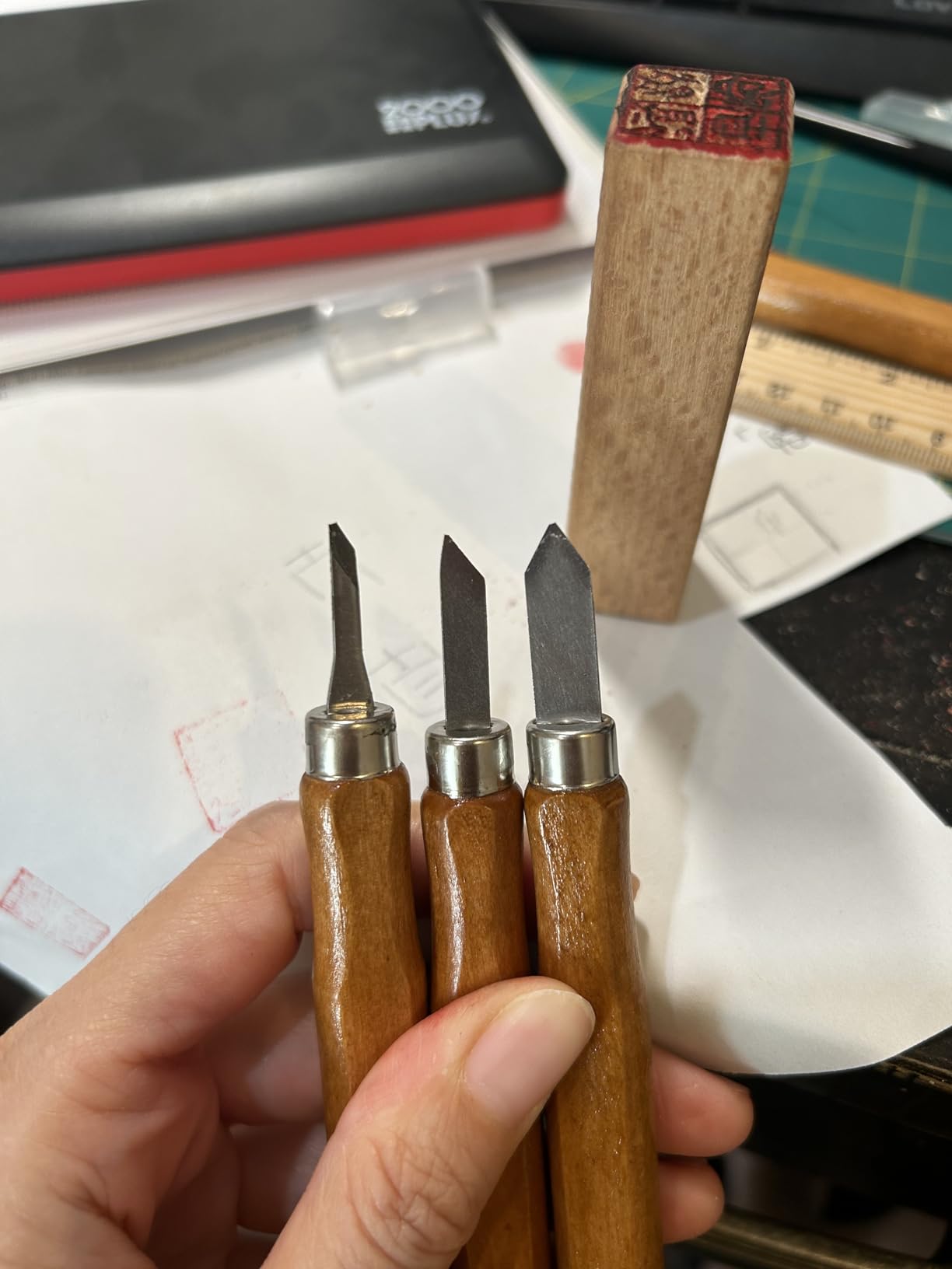 AUGSUN Wood Carving Knife Set, 20 PCS Wood Carving Kit Carbon Steel Wood Hand Carving Tool for DIY Sculpture Carpenter Experts Beginners customer photo 2