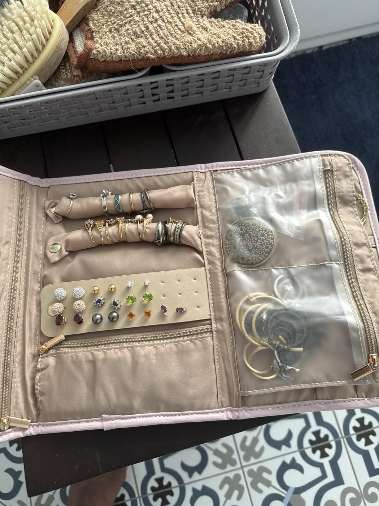 BAGSMART Travel Jewelry Organizer Case Foldable Small Jewelry Roll for Journey Rings, Necklaces, Earrings, Bracelets,Mini,Soft Pink customer photo 1
